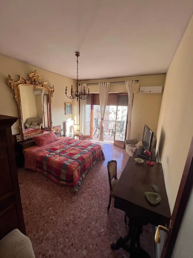 Friends House Apartment Palermo 0*,